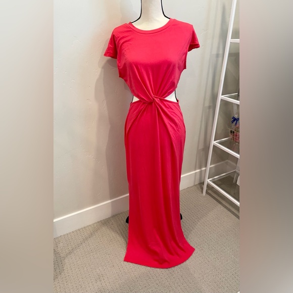 Women's Cut Out Split Maxi, Sleeveless Dress in Coral. Size Medium. New. - Picture 1 of 4
